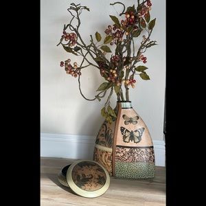 Beautiful decorative accent pieces. Large butterfly vase w/ matching Trinket box